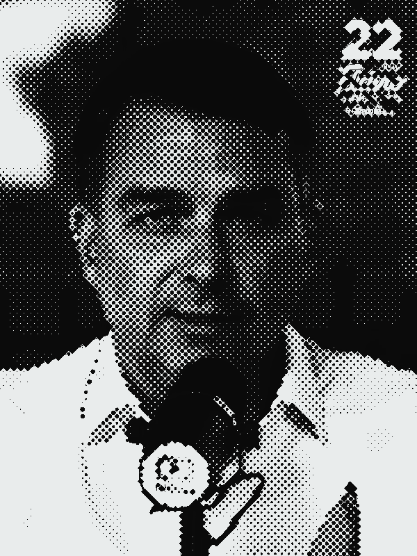 Flávio Bolsonaro em vídeo do canal dele (23/09/2026), em retícula, com tarja vermelha nos olhos e rabiscos em volta da cabeça.